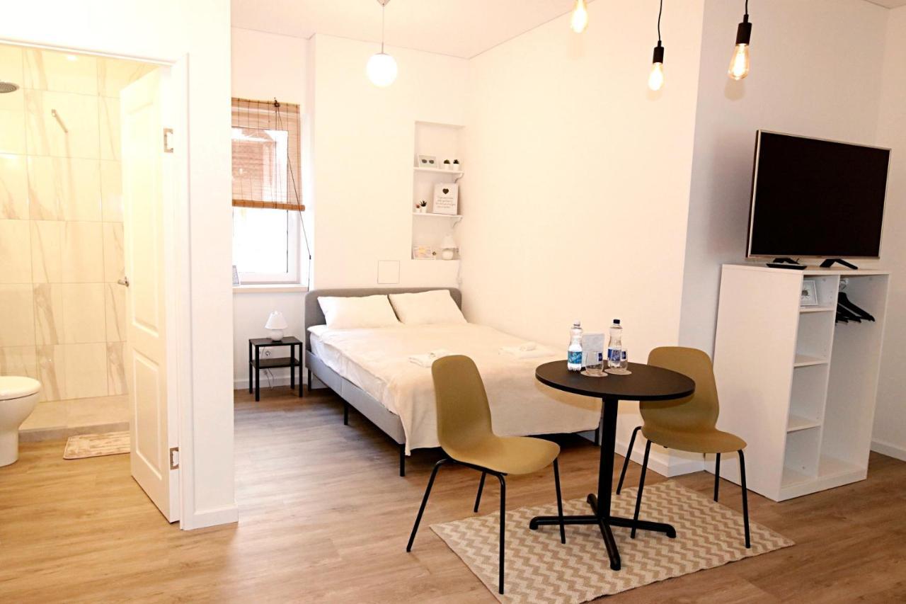 Minimalist Studio Old Town Apartments By Hostlovers Kaunas Exterior foto