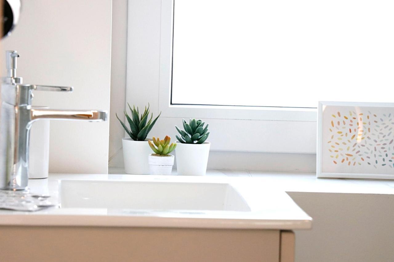 Minimalist Studio Old Town Apartments By Hostlovers Kaunas Exterior foto