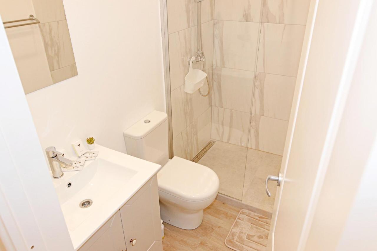 Minimalist Studio Old Town Apartments By Hostlovers Kaunas Exterior foto